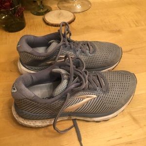 Brooks adrenaline women’s size 7